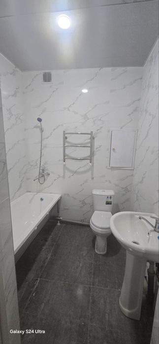 Novastroykadan yangi hali hech kim yashamagan remontli tayyor uy