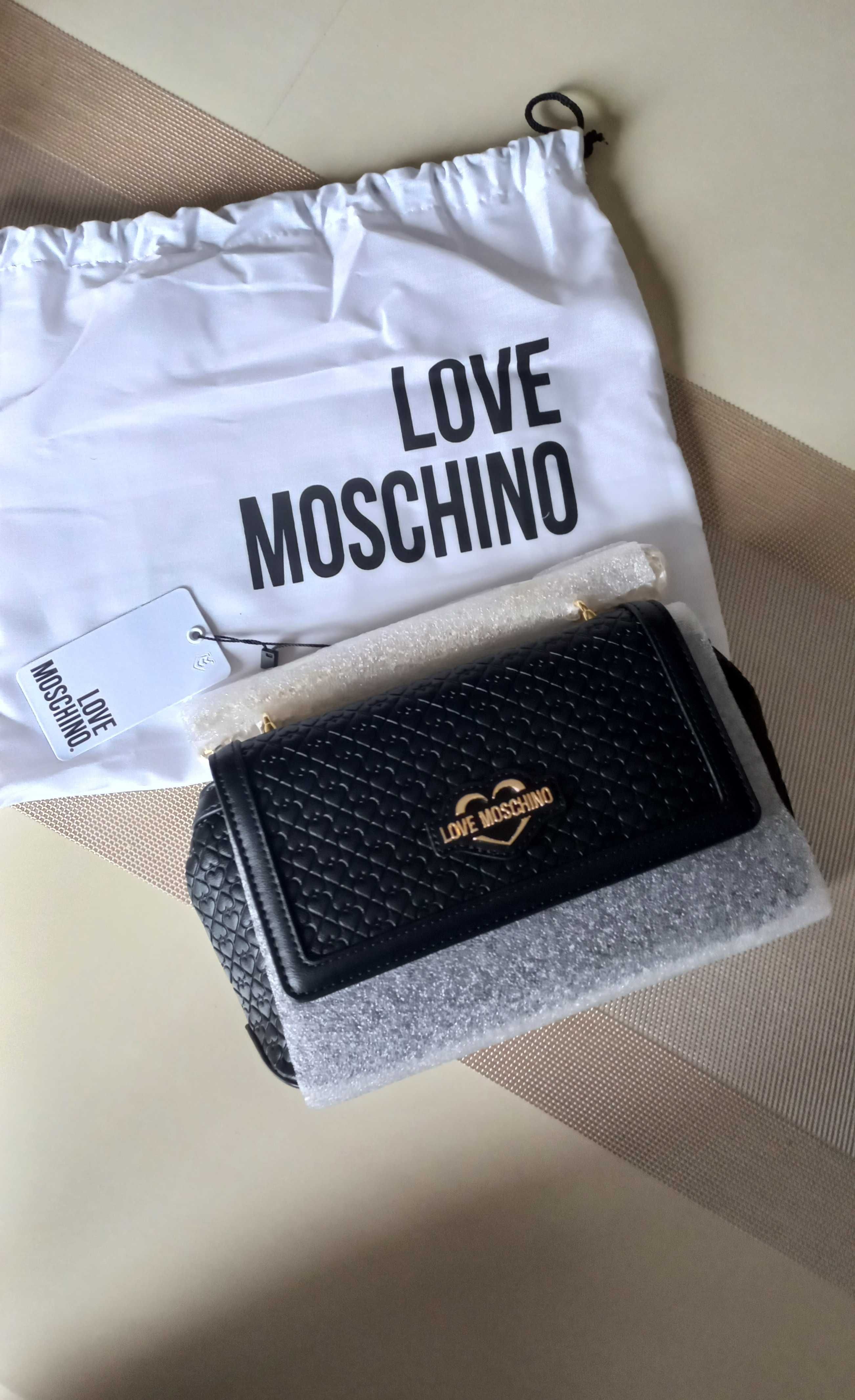 Love Moschino нова оригинална дамска чанта с етикет