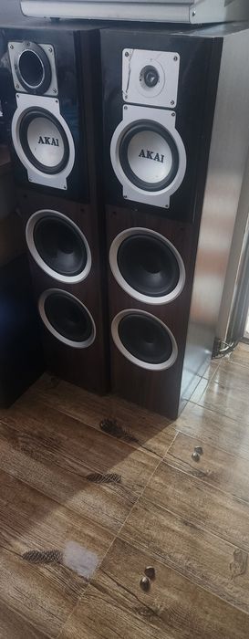 AKAI , vand  sau schimb