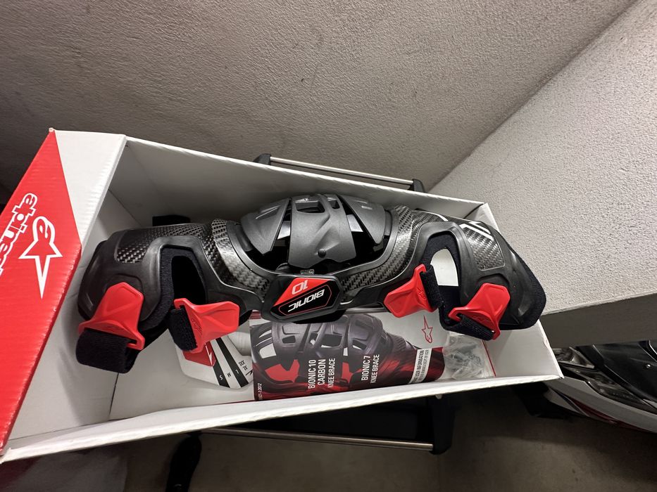 Alpine stars  BIONIC-10 CARBON шини наколенки