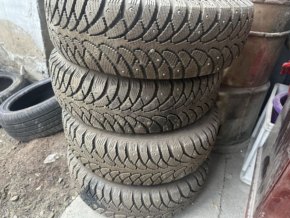 Продам зимнюю резину 175/70/R13