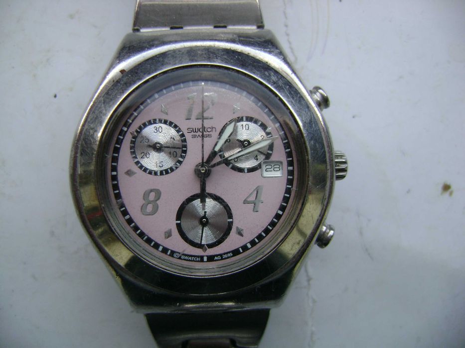 Продавам 3 броя кварцови часовници Casio,Swatch