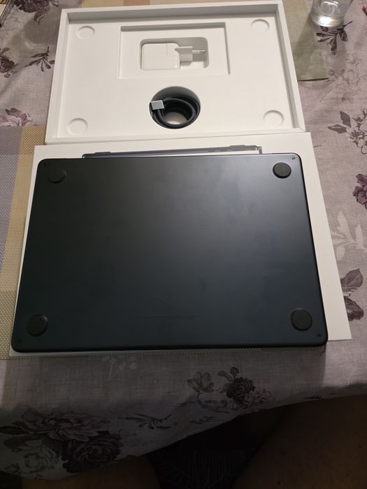 Laptop MacBook Air M2 8g 512gb 100% baterie