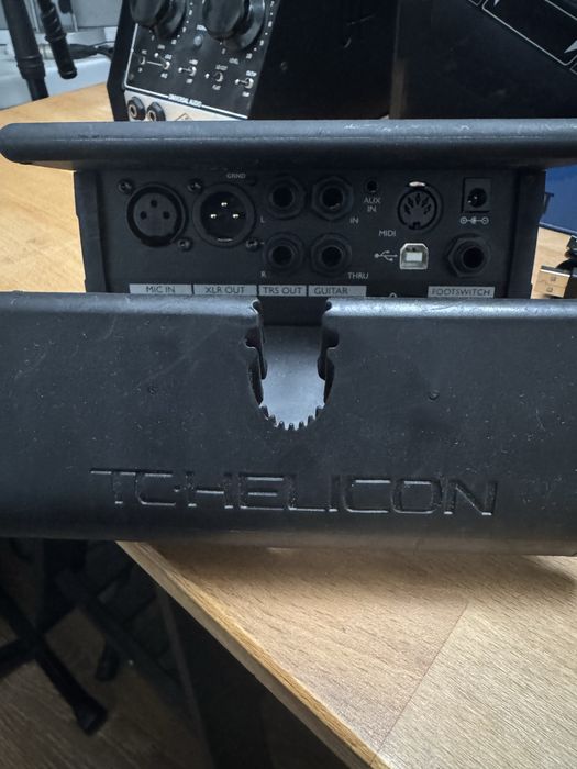 TC Helicon VoiceLive Touch 2 Procesor de voce si Armonizator