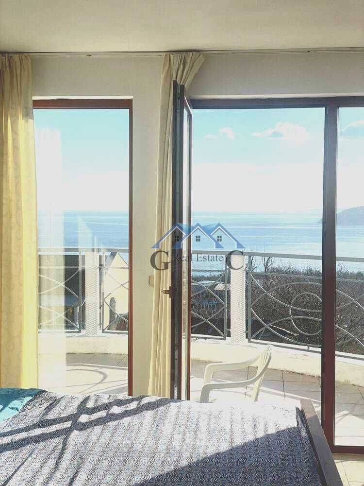 Дава се под наем Къща в Варна, Бриз - 200 кв.м за 1300 € - Снимка #8