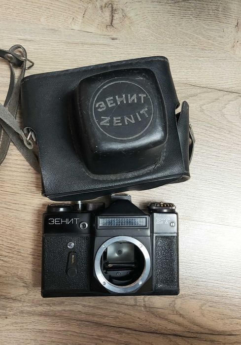 Продам пленочный фотоаппарат ZENIT ET