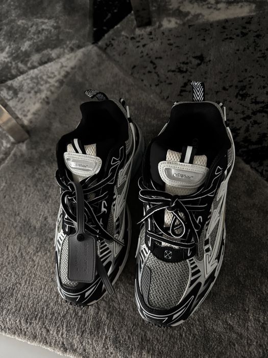 Off white be righ back