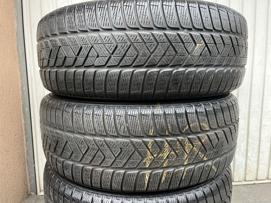 4 anvelope iarna 235/65 R17 Pirelli Scorpion, 5.5mm profil ramas!