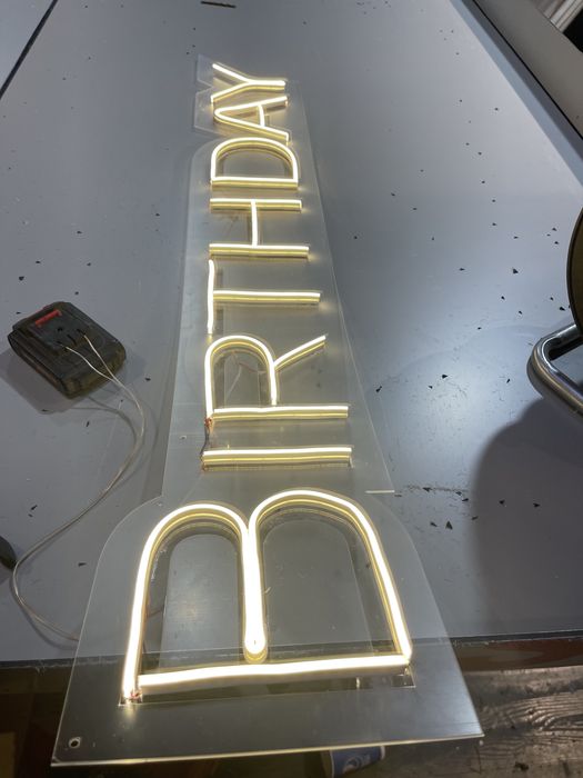 Neon yozuvlar va  reklama/Неон вывески и декорации