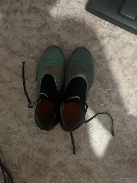 Продам бутсы                                   .