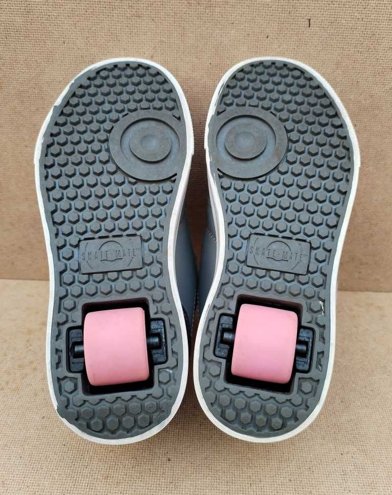SkateMate by Heelys детски скейт маратонки ролери с колелца на петите