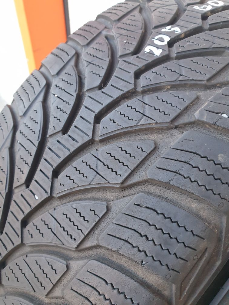 Зимни гуми 2 броя BRIDGESTONE Blizzak LM32 205 60 R16 дот 3821