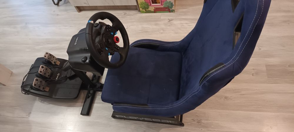 Volan Logitech + scaun Playseat