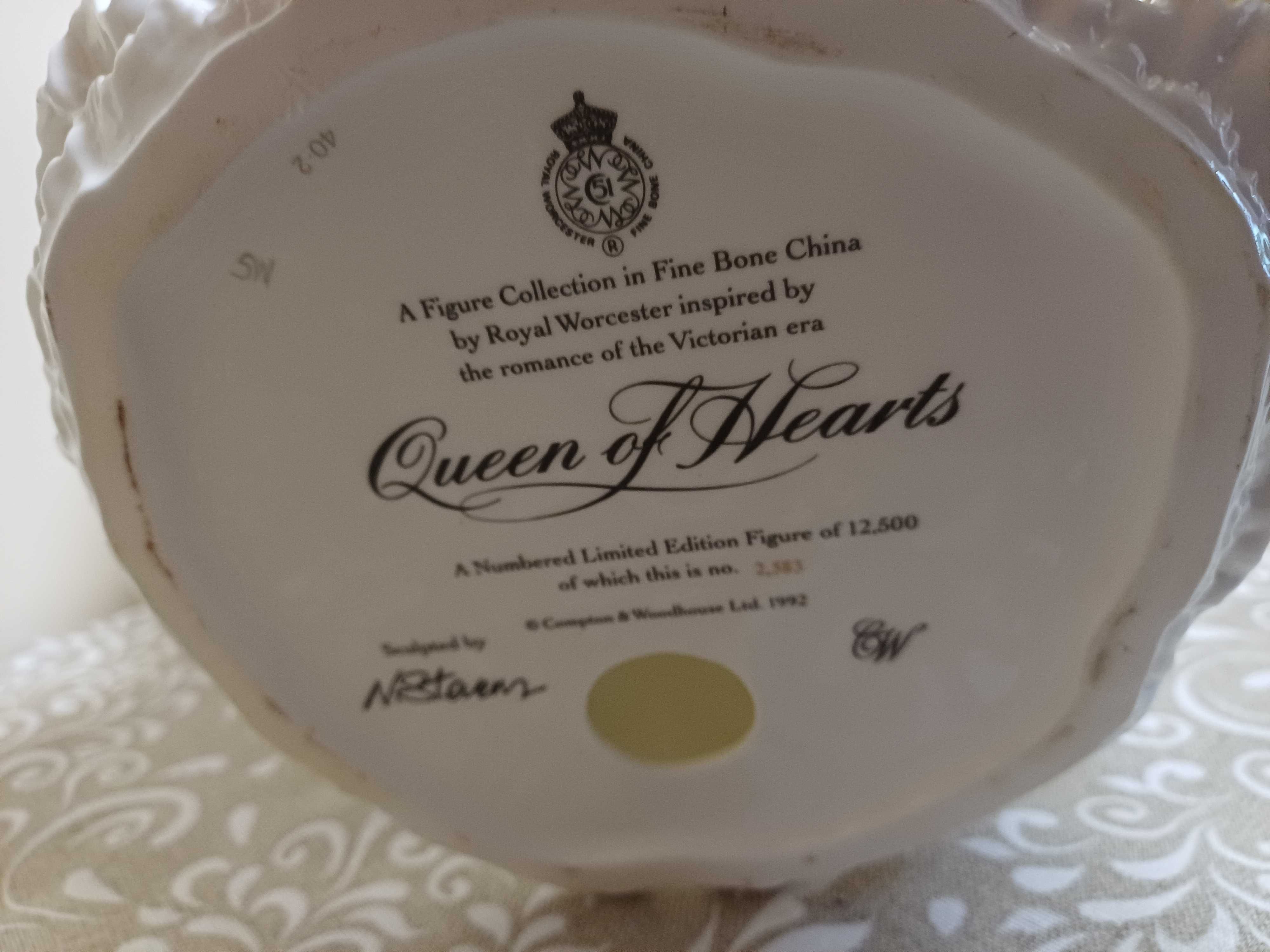 Royal Worcester -The Fairest Rose   
Royal Worcester -Queen Of Hearts