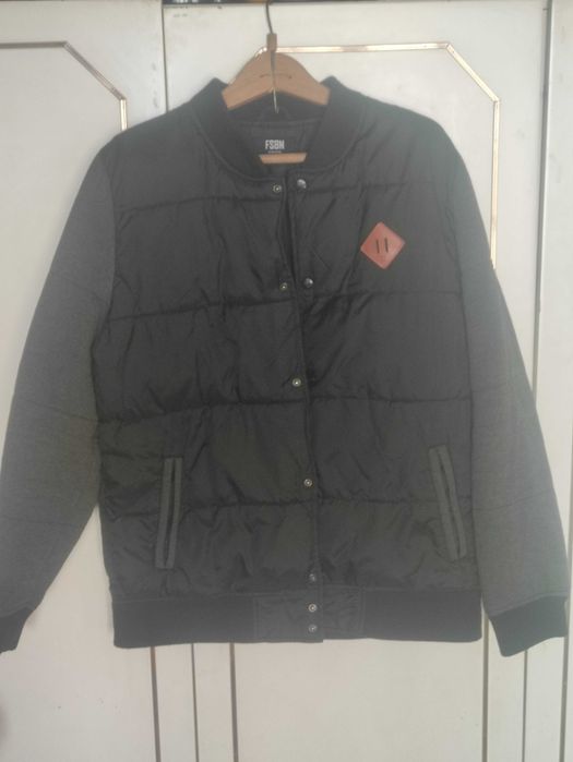 Мъжко зимно яке Перфектно е