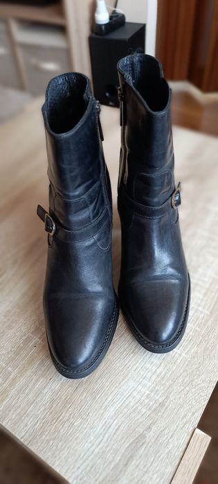 Дамски черни боти