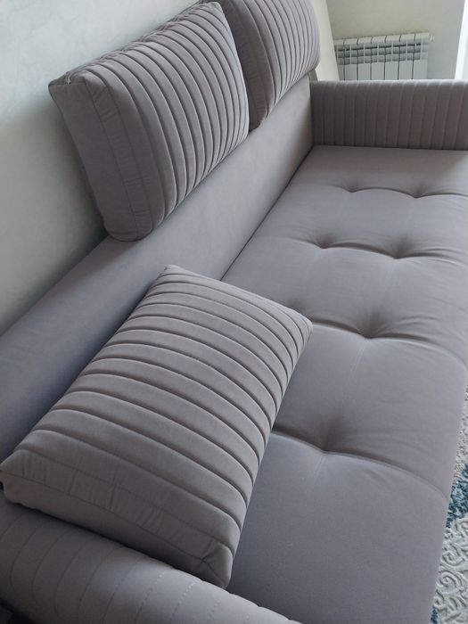 Продаю б\у диван в отличном состояни