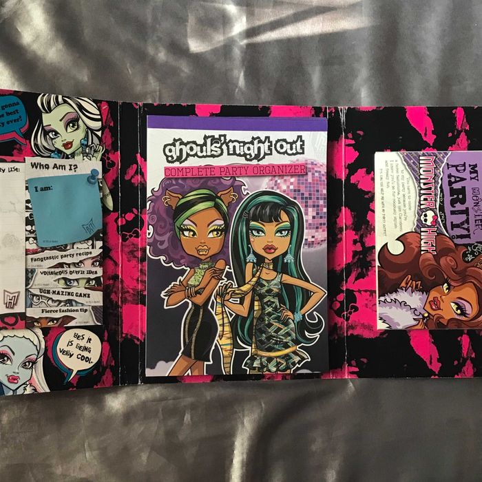 Оригинальная книга-журнал Monster high