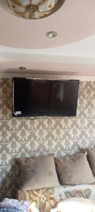 Телевизор 43 диагональ веста в отличном состоянии