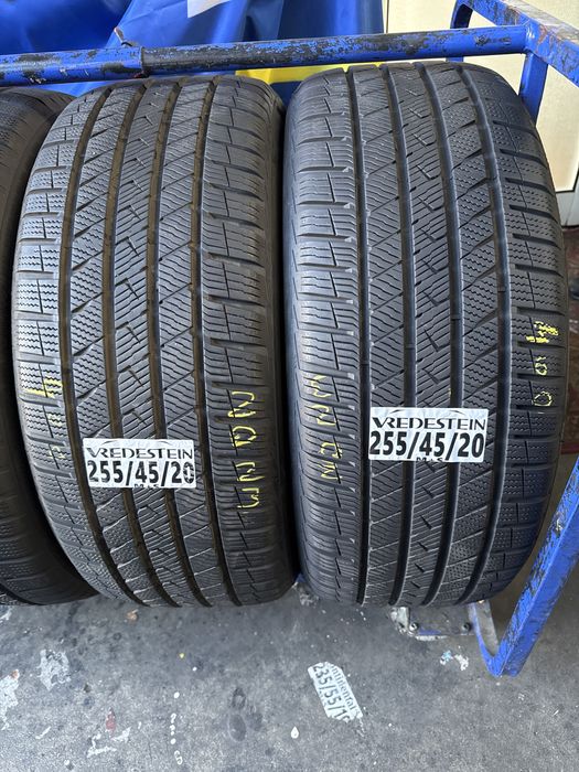 255/45/20 Vredestein M+S