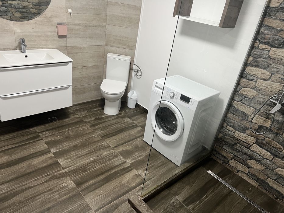 Inchiriez casa in regim hotelier