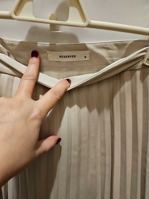 Поли- повечето кожени