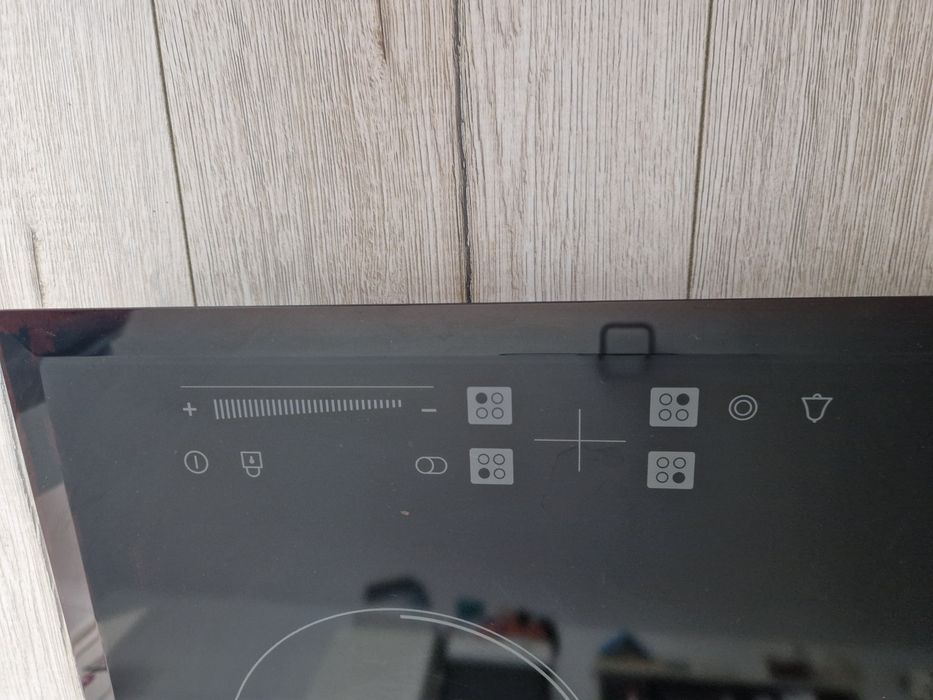 Plita electrica Samsung  Vitroceramica, 4 Zone de gatit  touch control