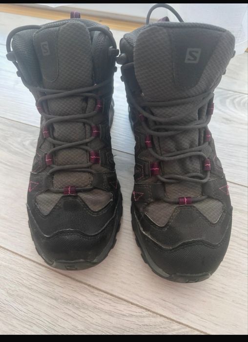 Vand Ghete Salomon stare impecabila