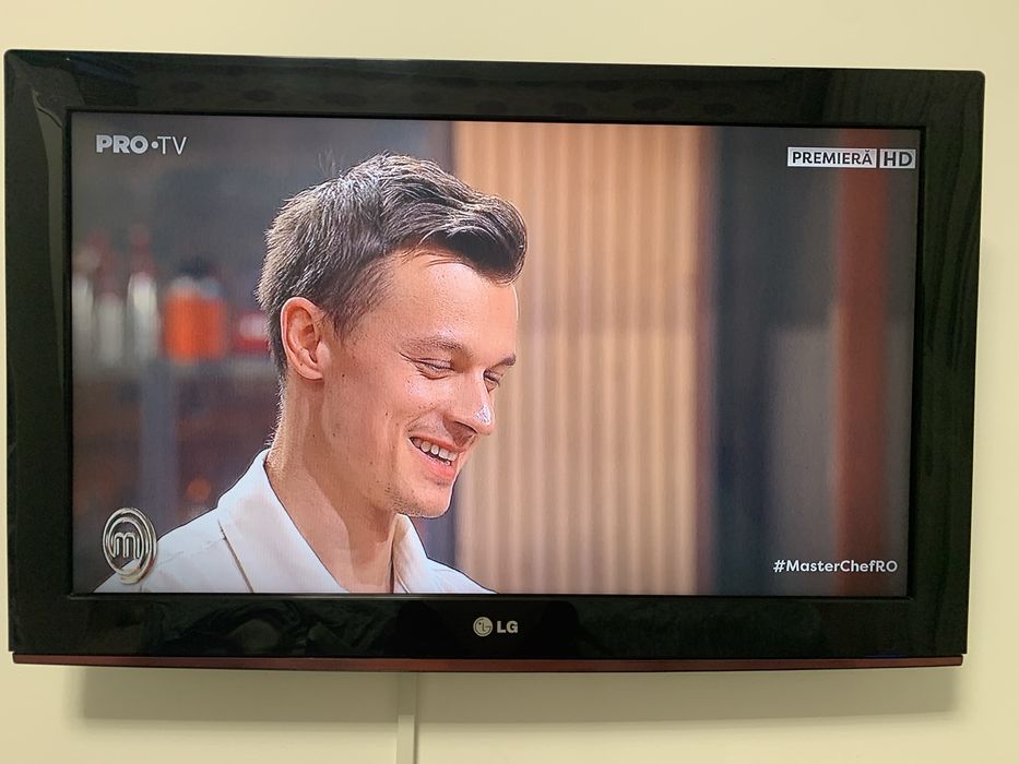 Vand Tv LG doagonala de 82 cm