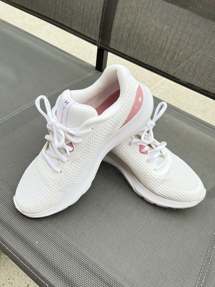 Adidas , under armour , primaddona
