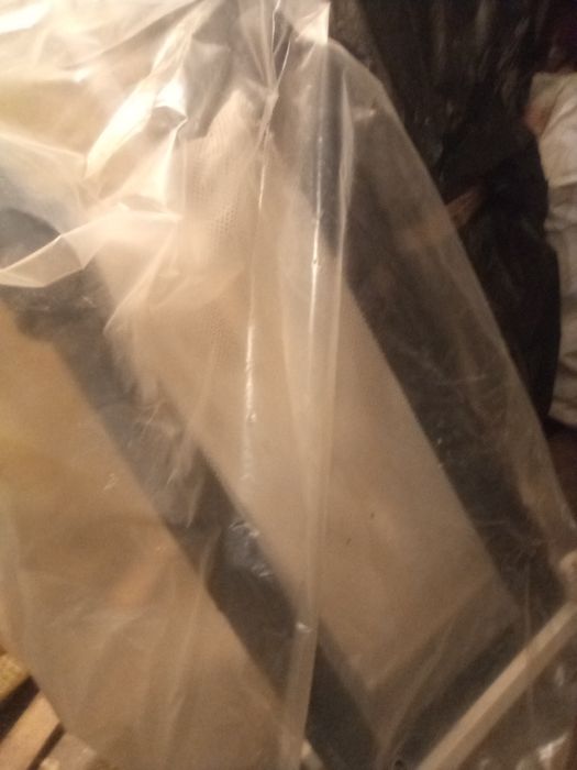 Pătuț nou. teascul folosit