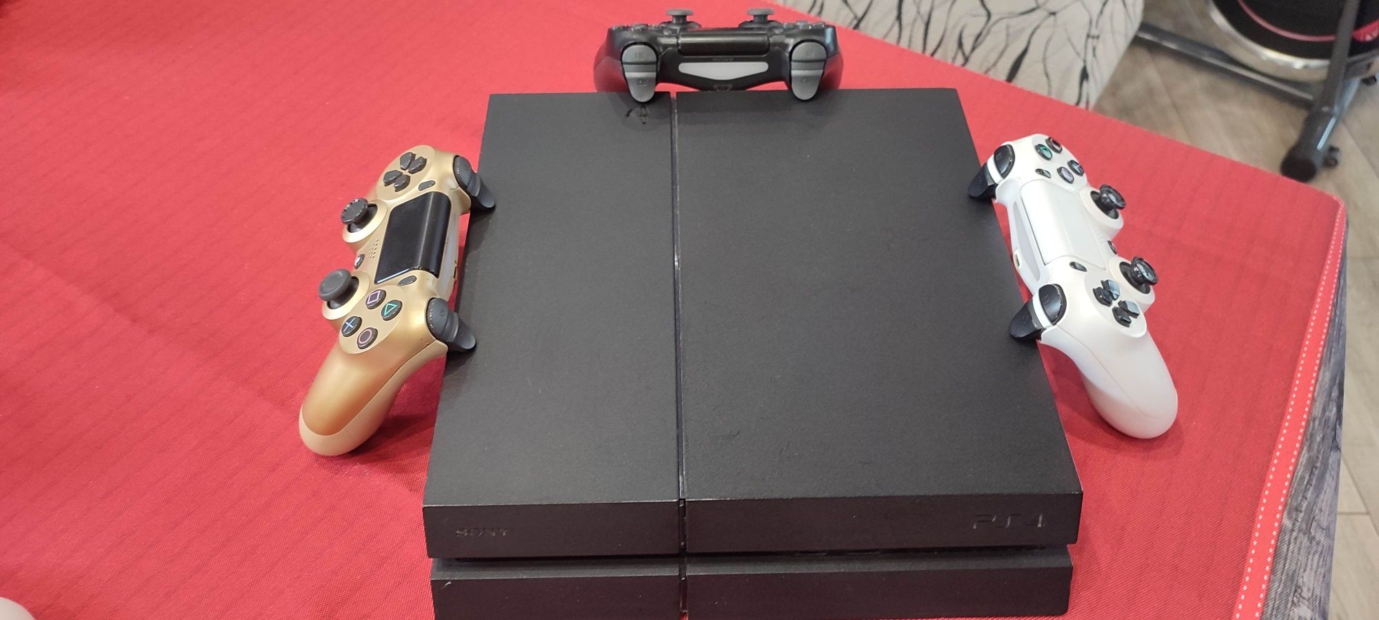 Конзола PS4 1TB .