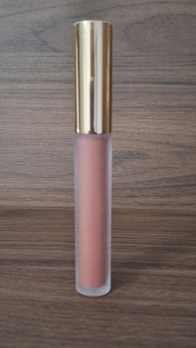 Течно матово червило на NL beauty