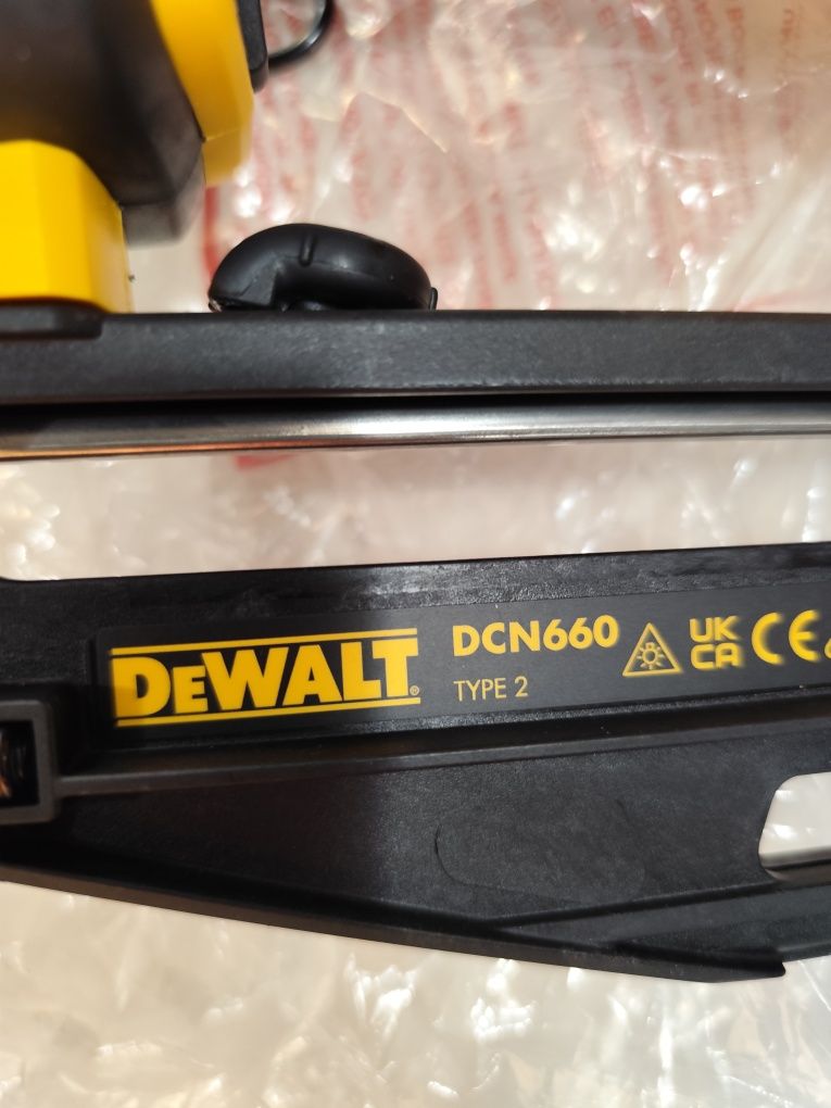 Безчетков акумулаторен такер пистолет Девалт DeWALT DCN660 с гаранция
