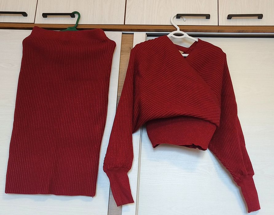 Шикарный вязанный комплект изумруд бордо