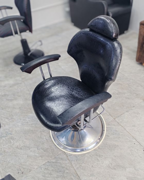Парикмахерская кресло