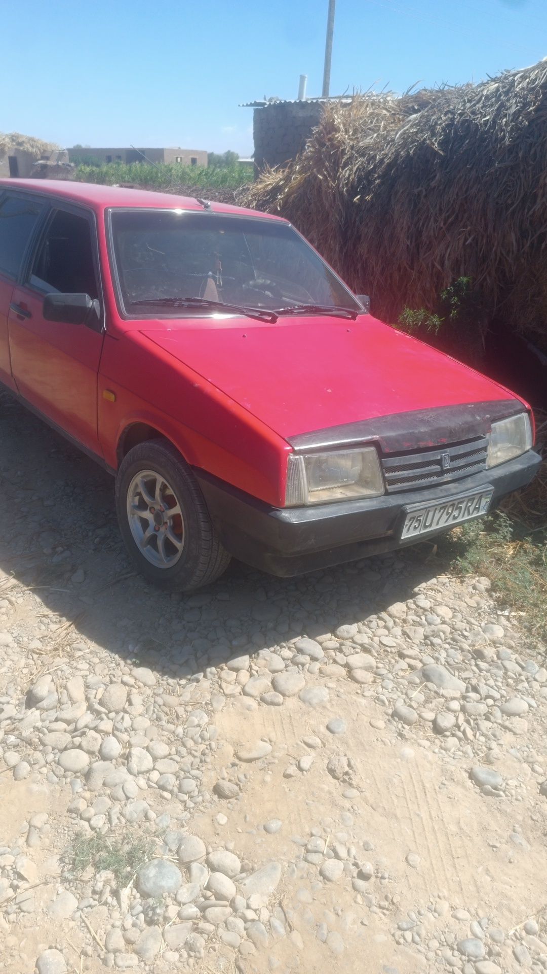 Lada 2109 yili 1993 yil sro h i sotiladi
