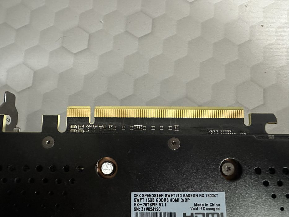 Placa video Rx 7600 xt pret fix