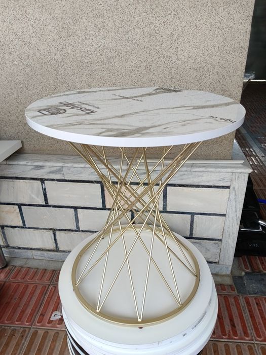 Журнальный столик