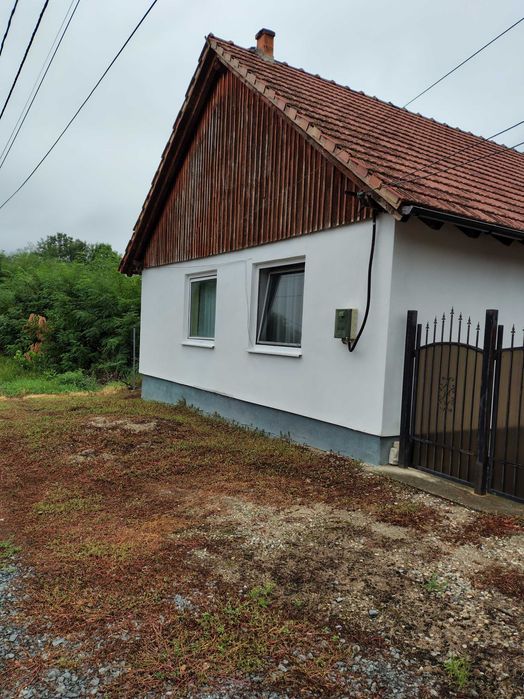 Casa de vânzare + teren sat Breazova jud Timiș