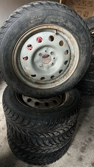 Продам зимние резины с дисками р 14 и р 13