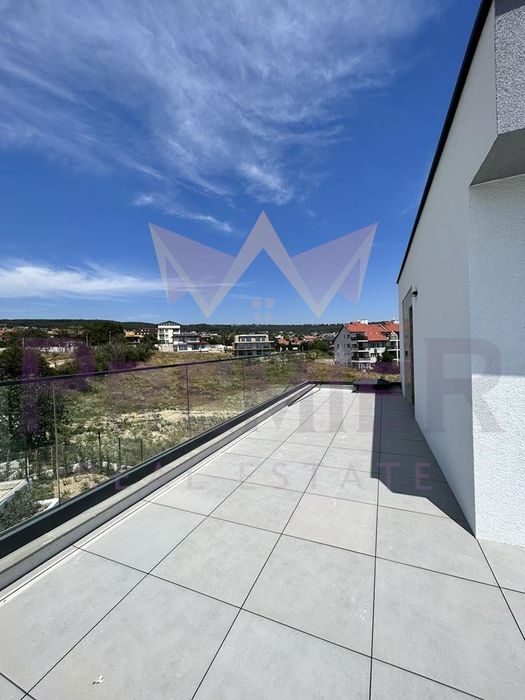 Продава се Къща в Варна, Виница - 300 кв.м за 1500 €/кв.м - Снимка #1