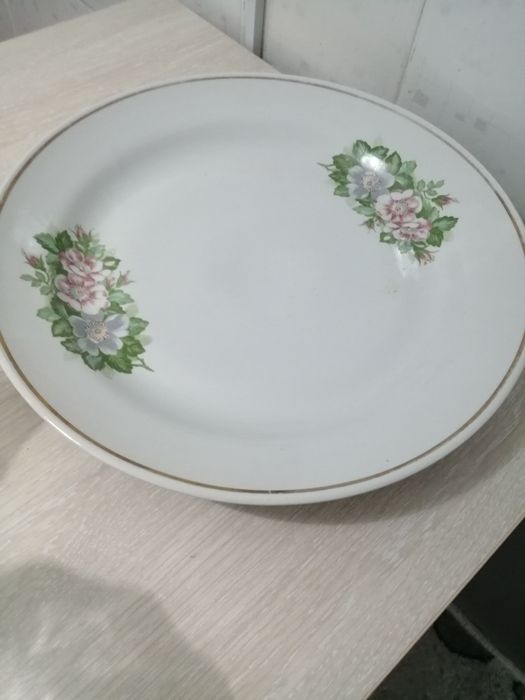 Продаётся недорого большое блюдо бу для для