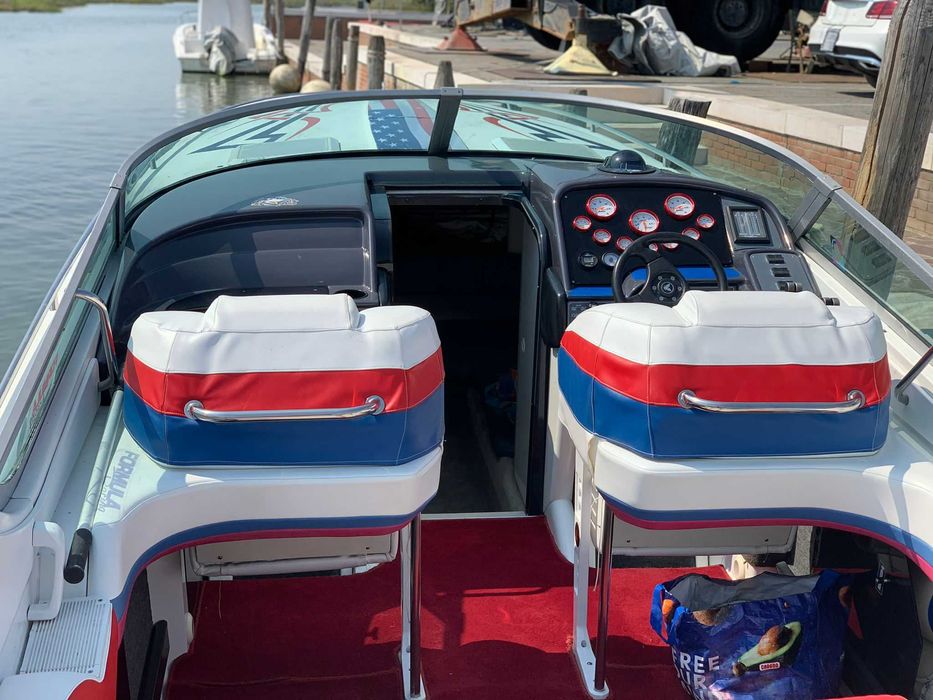 Imbarcatiune model  FORMULA 336 ,cu 2 motoare MERCRUISER 502 MAG EFI