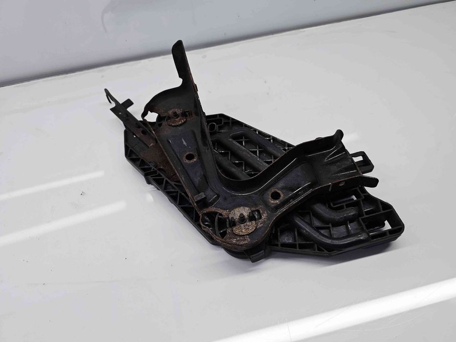 Suport far dreapta Skoda Octavia 2 Combi (1Z5) [Fabr 2004-2013] Faceli