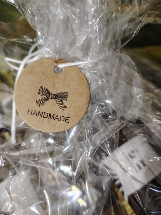 Cutie cadou handmade – aranjament decorativ elegant