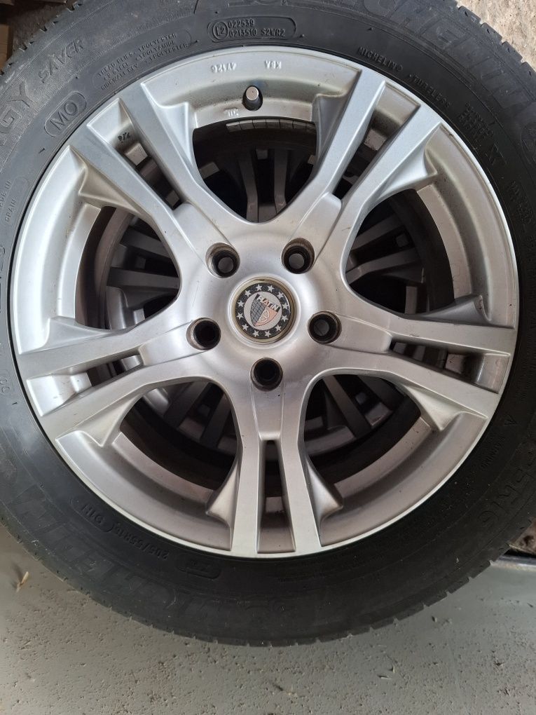 Алуминиеви джанти Platin с гуми R16