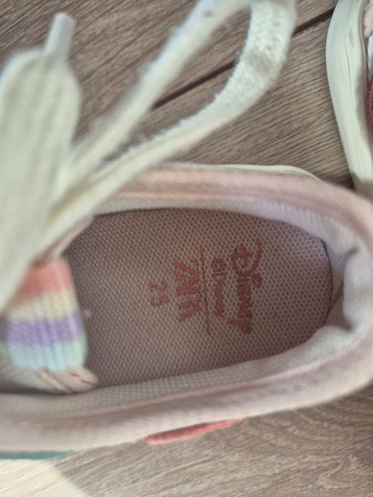 Детски сникърси Зара