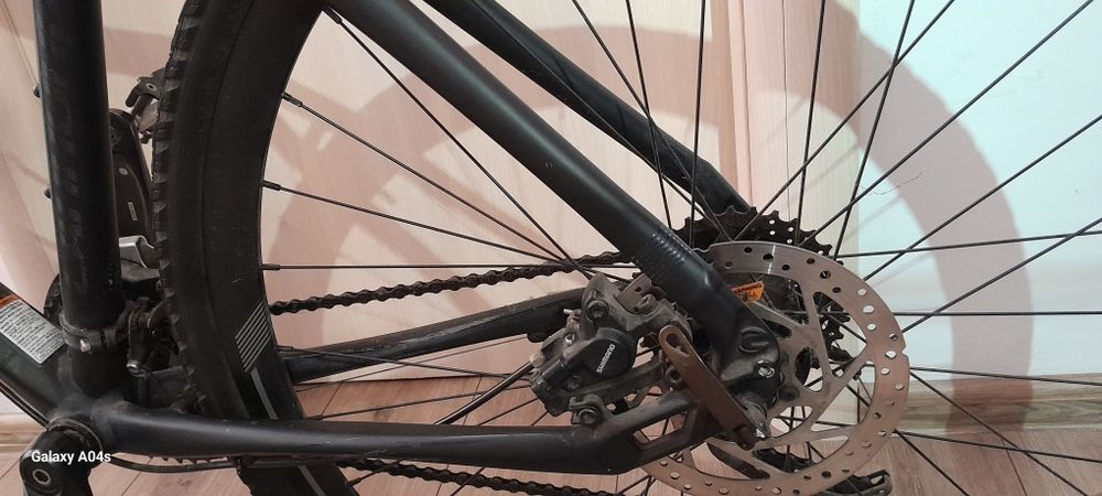 Bicicletă:*CANNONDALE MOUNTAIN BIKE - Full Carbon*