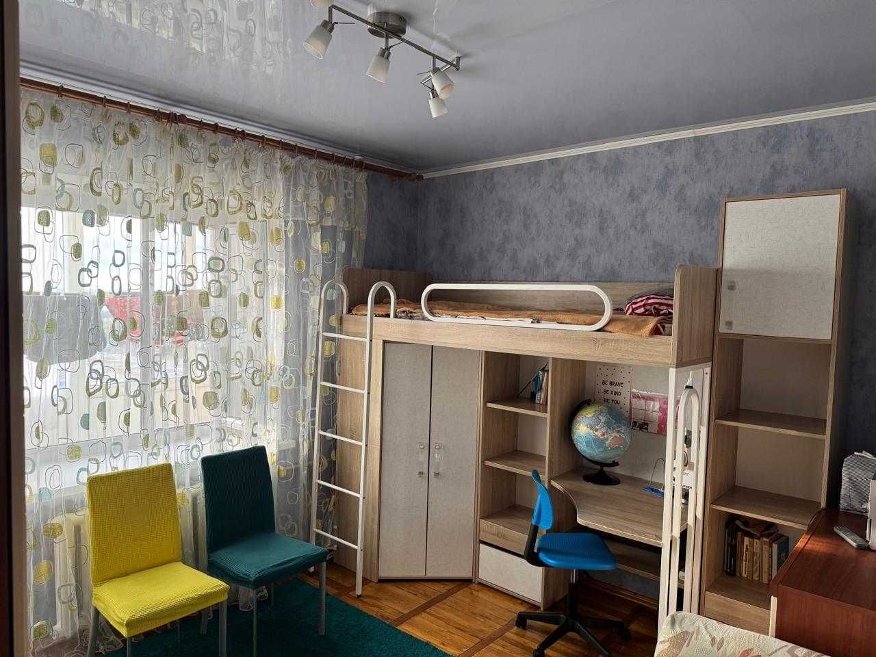Продаётся 2-ком. кв. по Республики, кирпич 1973 г. 47,3кв.м/7,2кв.м